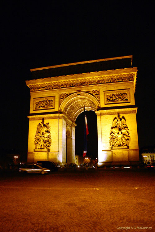 ParisArcdeTriomphe2006Apr_003
