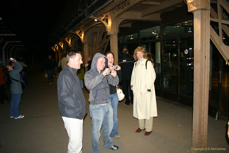 ParisEiffelTower2006Apr_011