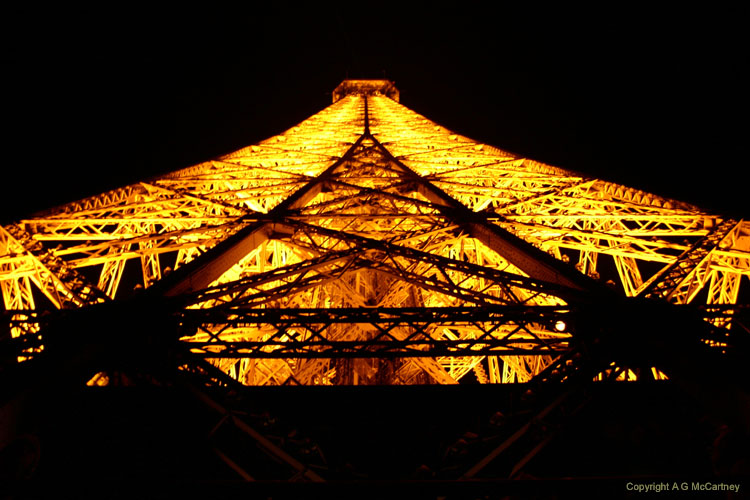 ParisEiffelTower2006Apr_013