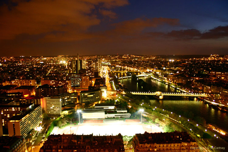 ParisEiffelTower2006Apr_016