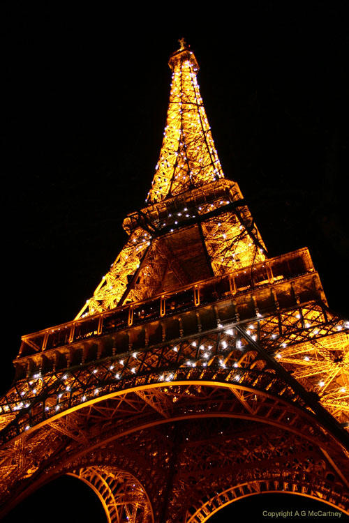 ParisEiffelTower2006Apr_023