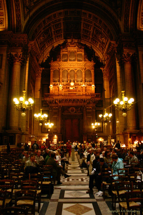 ParisLaMadeline2006Apr_005