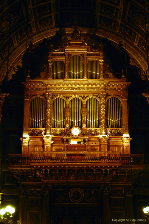 ParisLaMadeline2006Apr_006