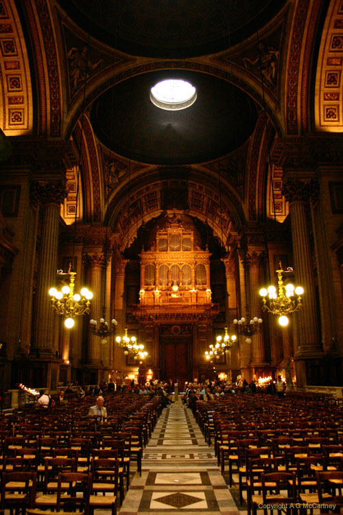 ParisLaMadeline2006Apr_009