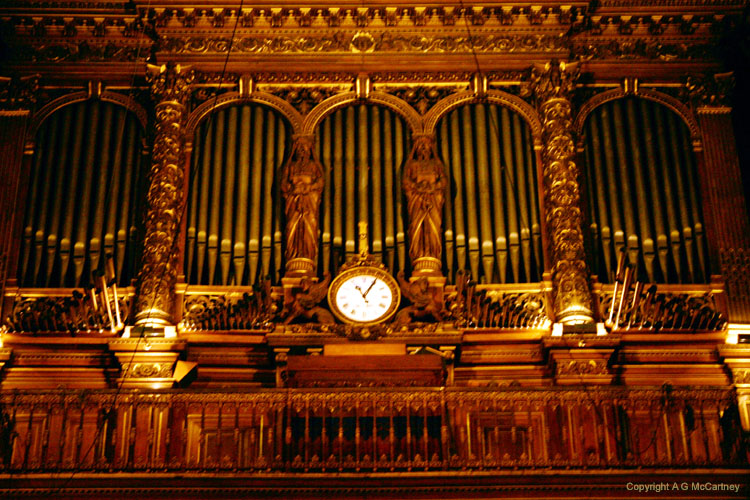 ParisLaMadeline2006Apr_011