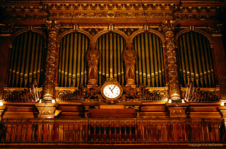 ParisLaMadeline2006Apr_012