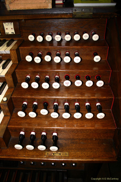 ParisLaMadeline2006Apr_021