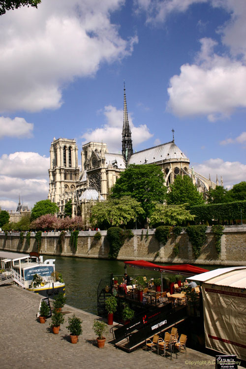 ParisNotreDame2006Apr_002