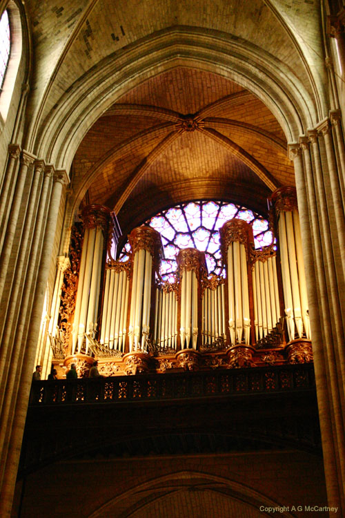 ParisNotreDame2006Apr_006