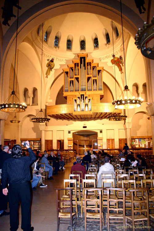 ParisStFerdinanddesTernes2006Apr_005