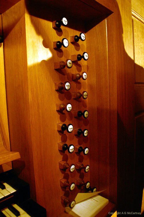 ParisStFerdinanddesTernes2006Apr_020