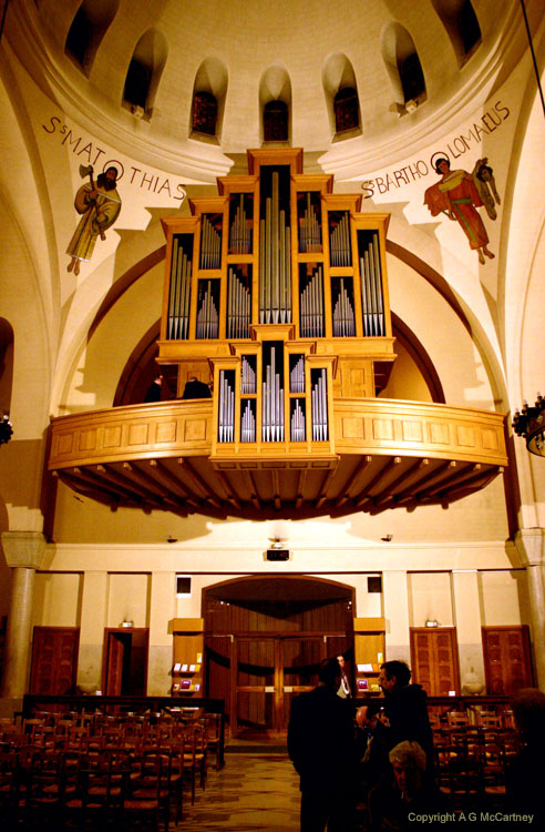 ParisStFerdinanddesTernes2006Apr_023